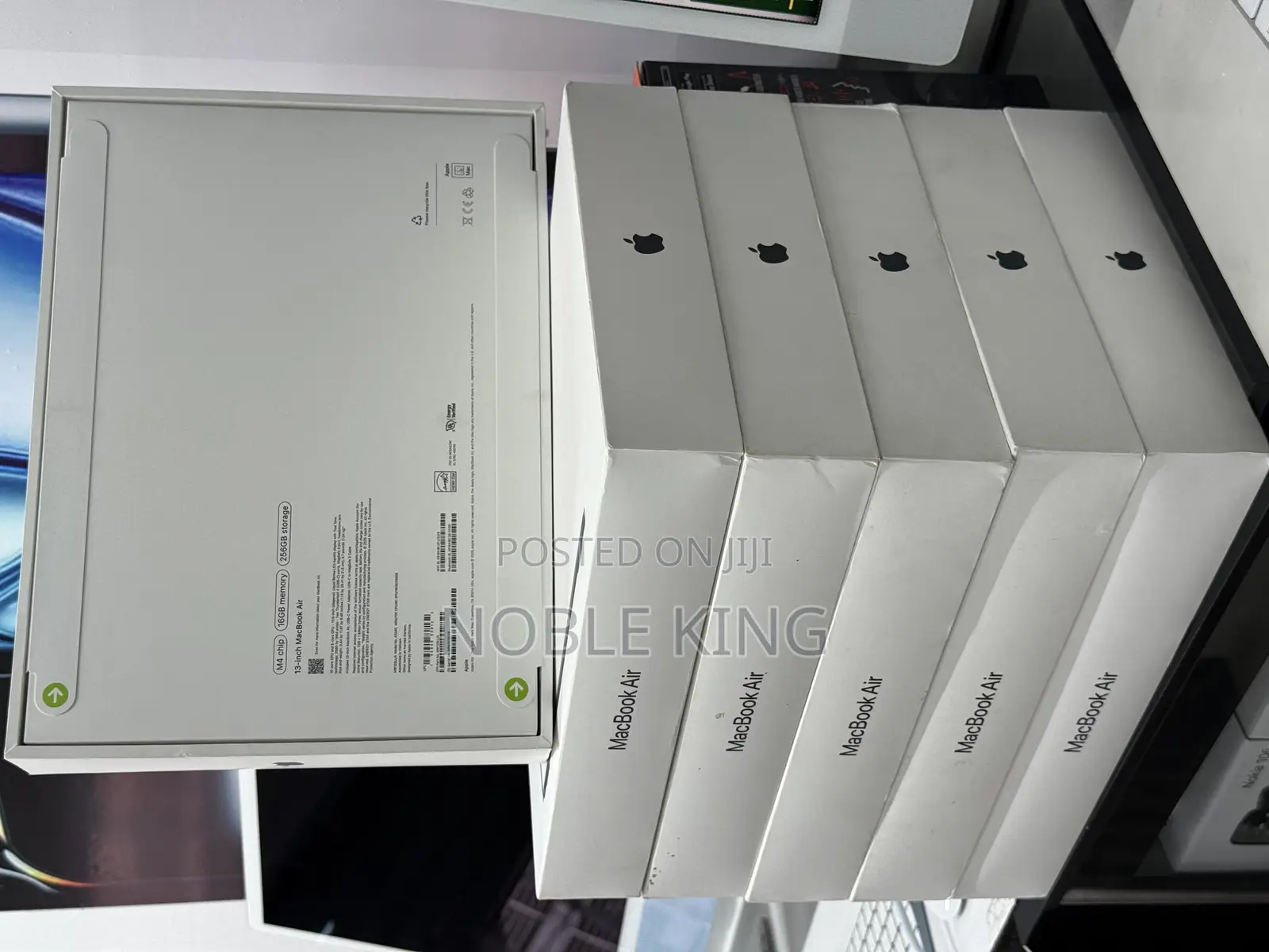 New Laptop Apple MacBook Air 2025 M4 13-Inch 16GB Apple M4 SSD 256GB