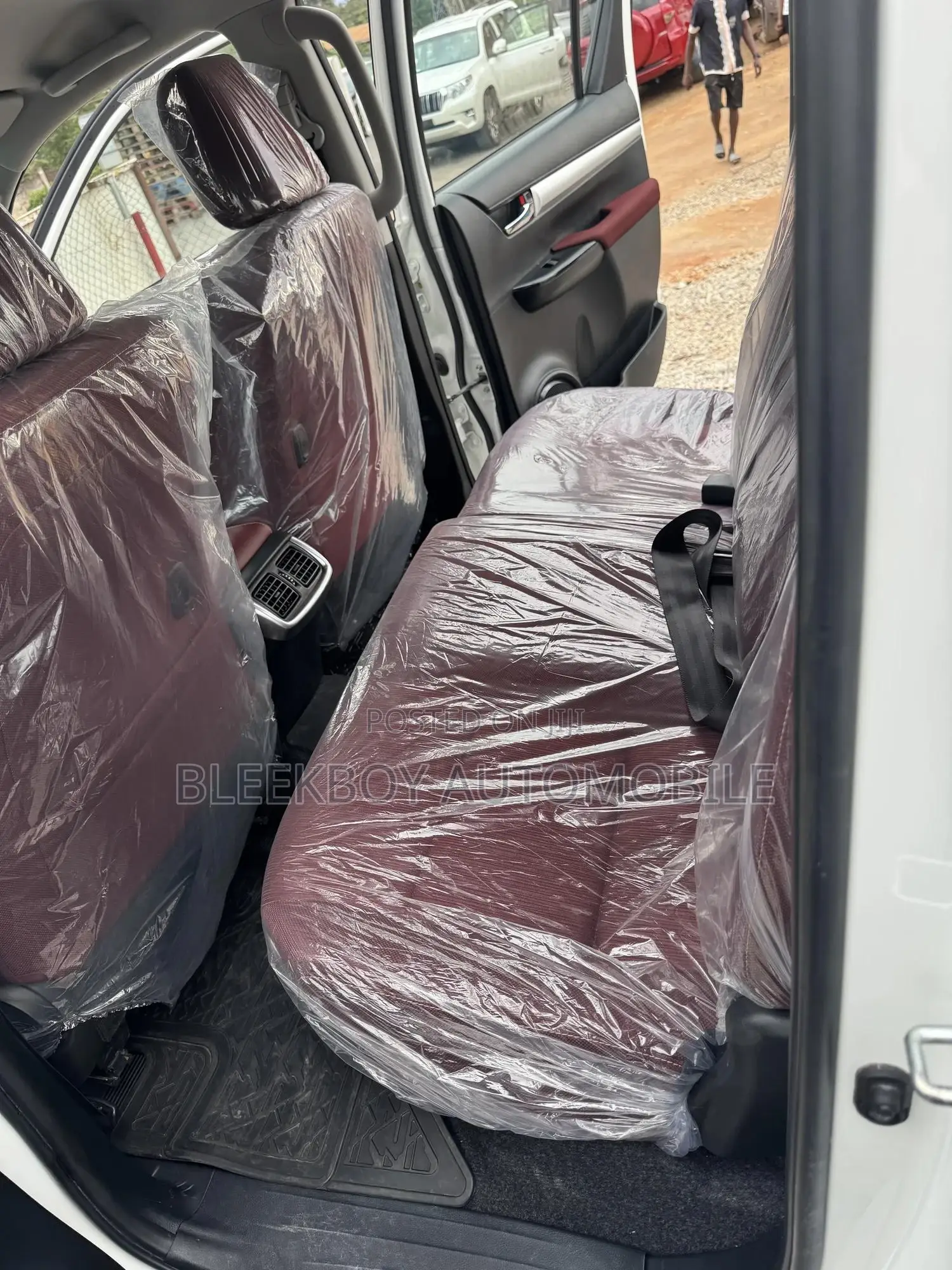 Toyota Hilux 2024 White