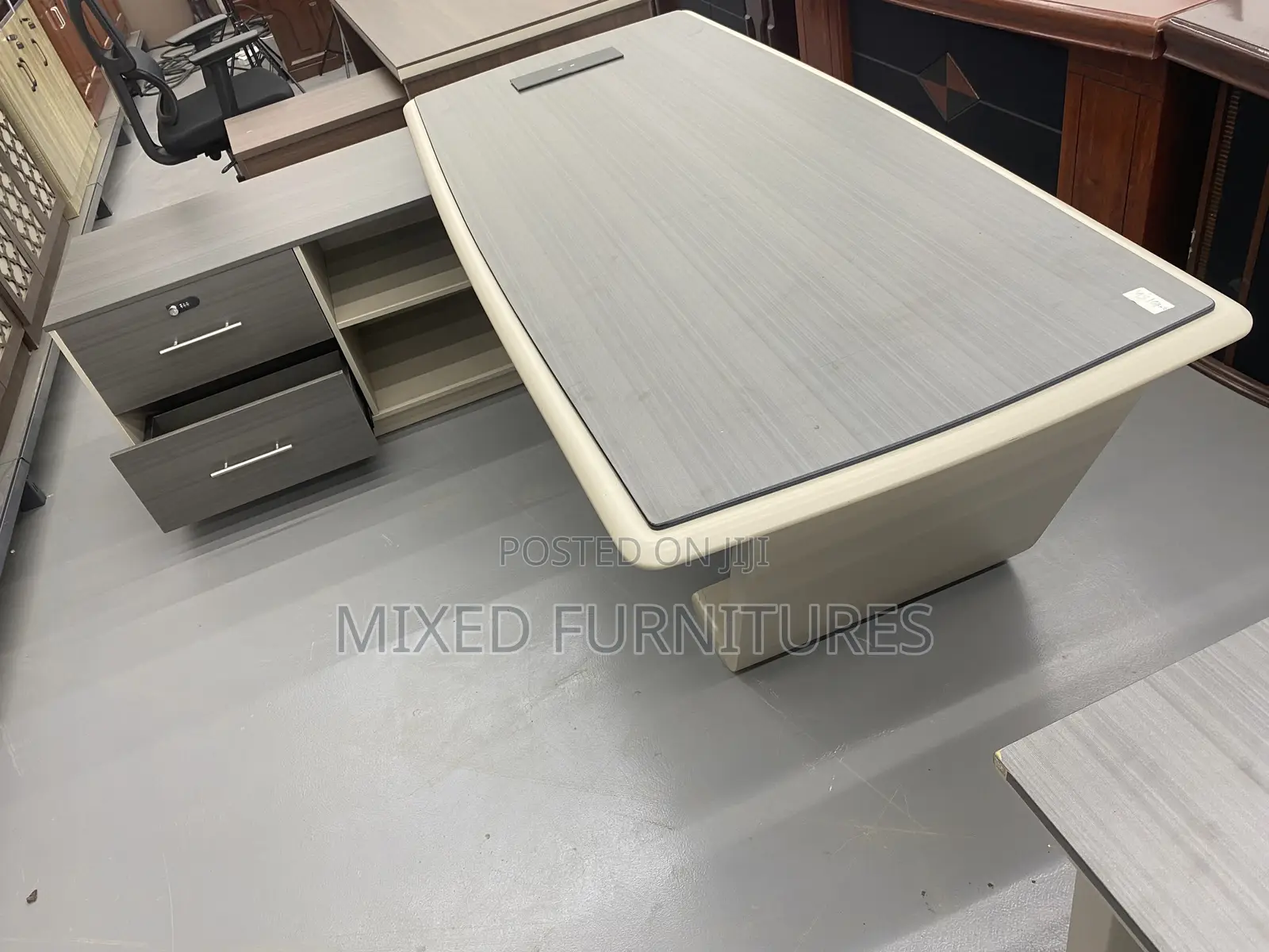 Executive Modern Office Table for Office