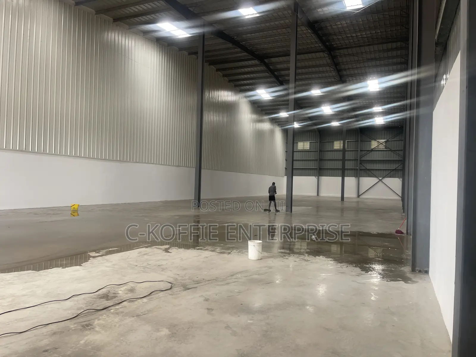 3,0062 SQM Warehouse at Tema Motoway for Rent