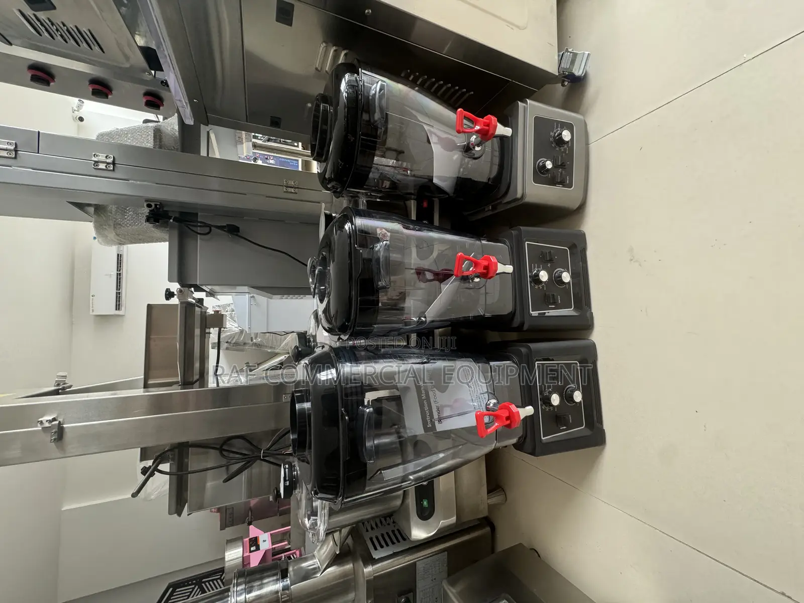 Commercial Blender With Dispenser