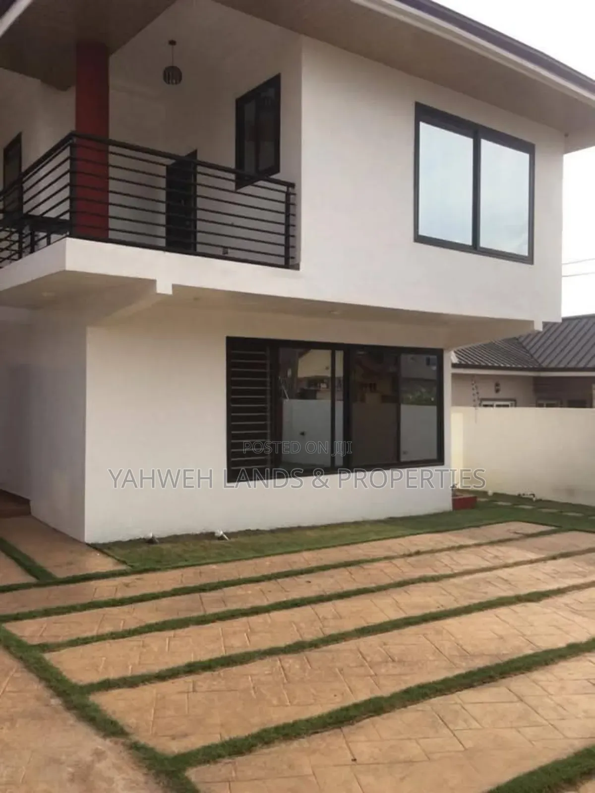 5bdrm House in Lakeside Estate for sale