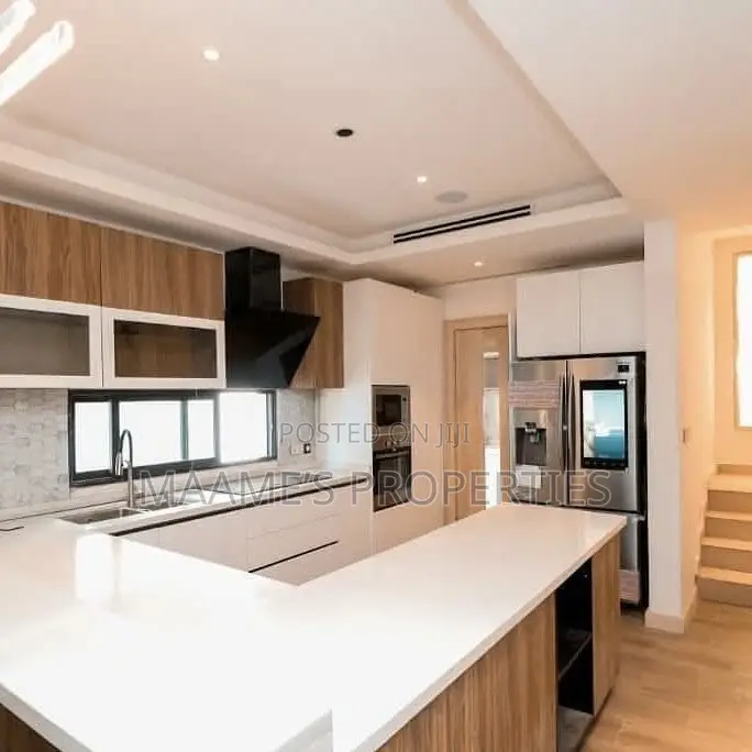 4bdrm Townhouse/Terrace in Cantonments for sale