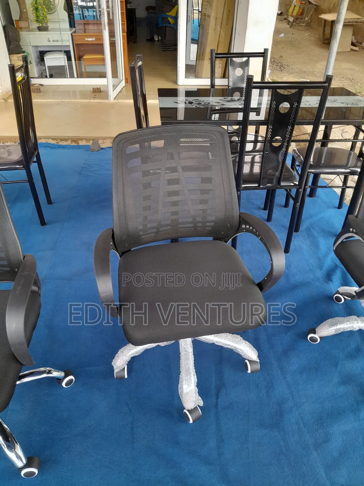 Cizo Office Swivel Chair
