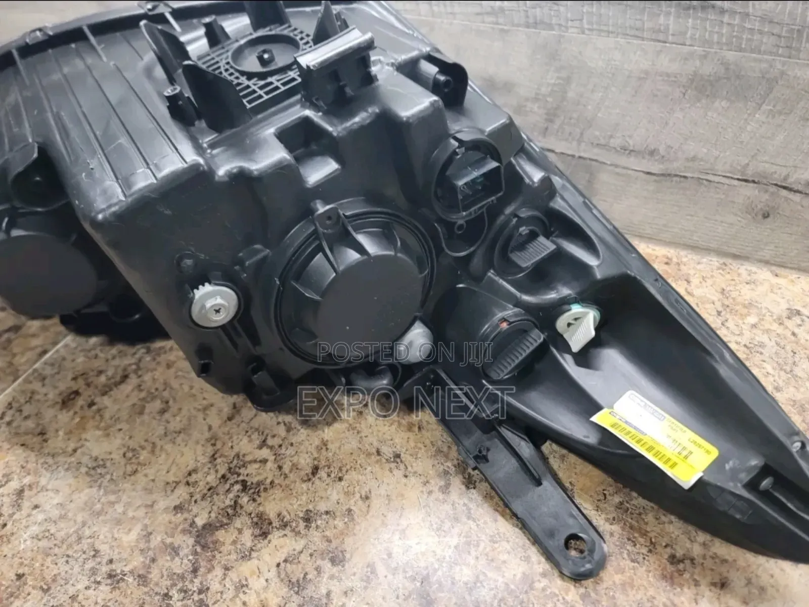 2013-2016 Hyundai Santa Fe Right Headlight