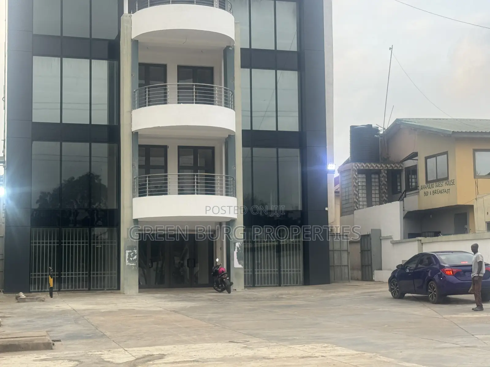 13bdrm Apartment in Green, East Legon for rent