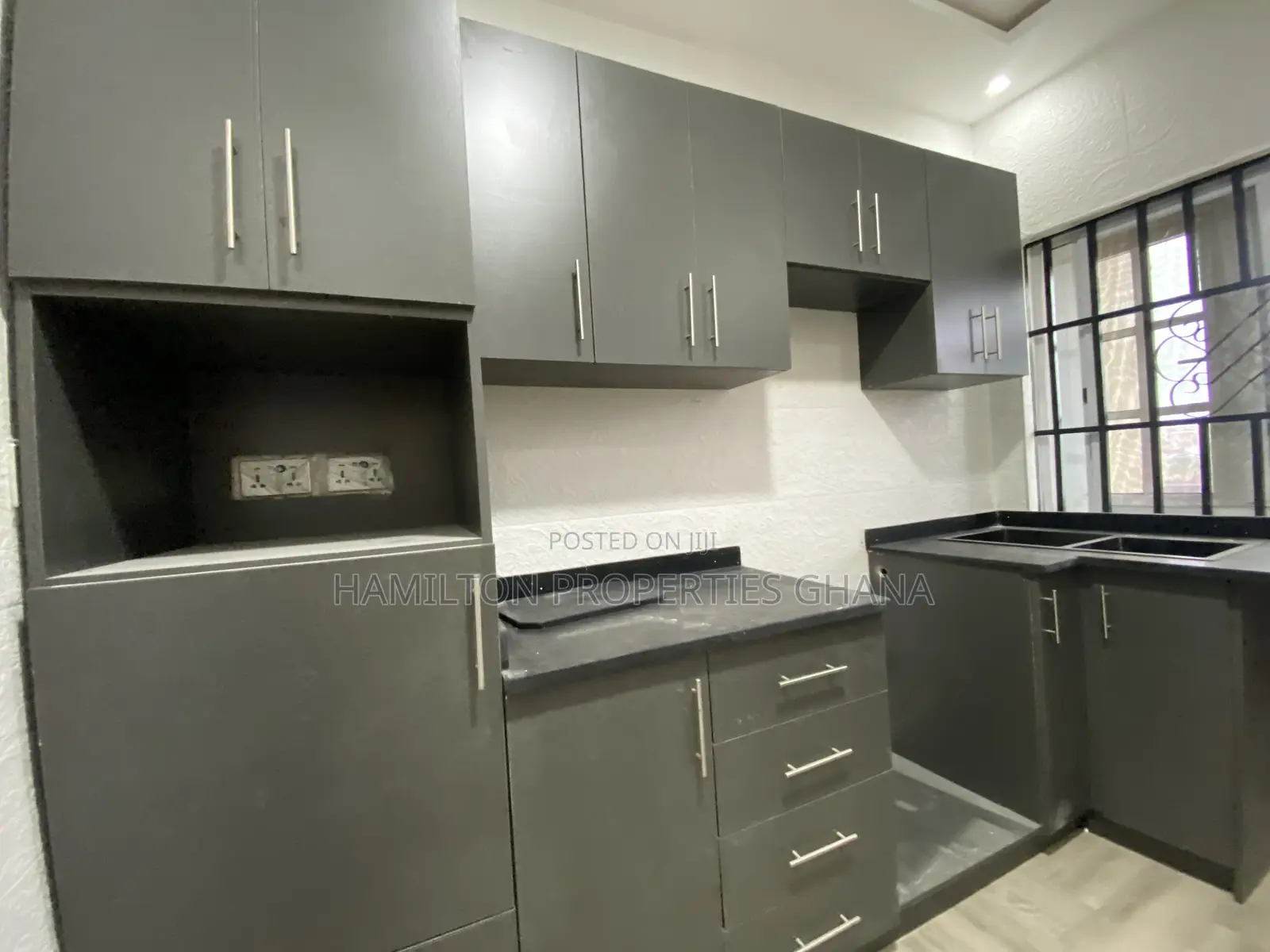 2bdrm Apartment in American House, East Legon for rent