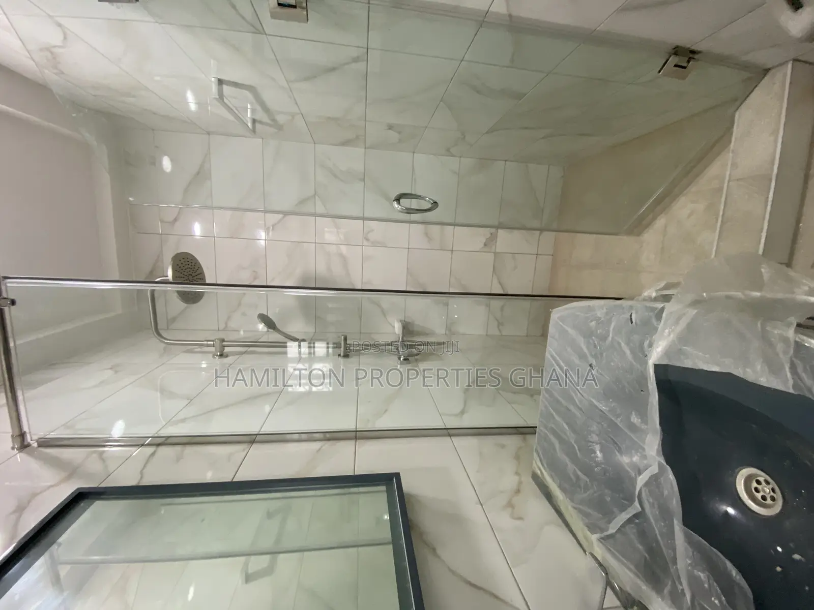 2bdrm Apartment in American House, East Legon for rent