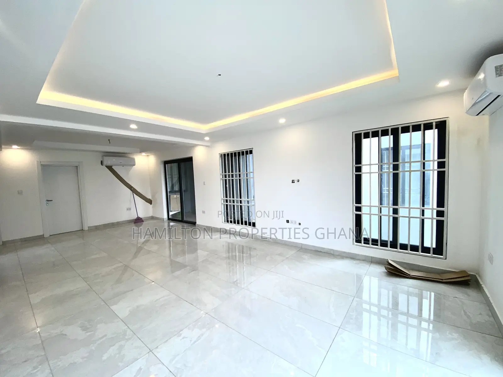 4bdrm House in Boundary Road, East Legon for sale