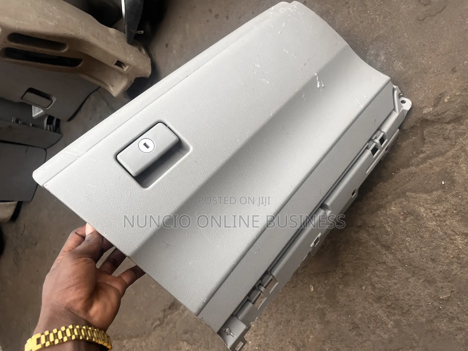 Toyota Camry 2010 Leatherbox