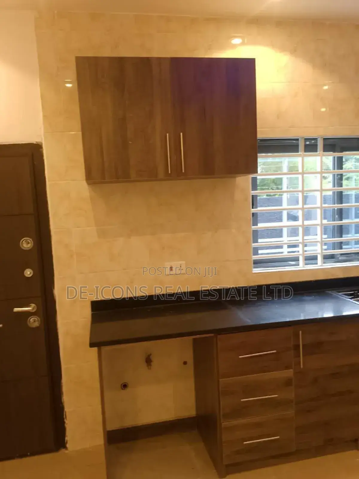 2bdrm House in De-Icons Real Estate, Awutu Senya East Municipal