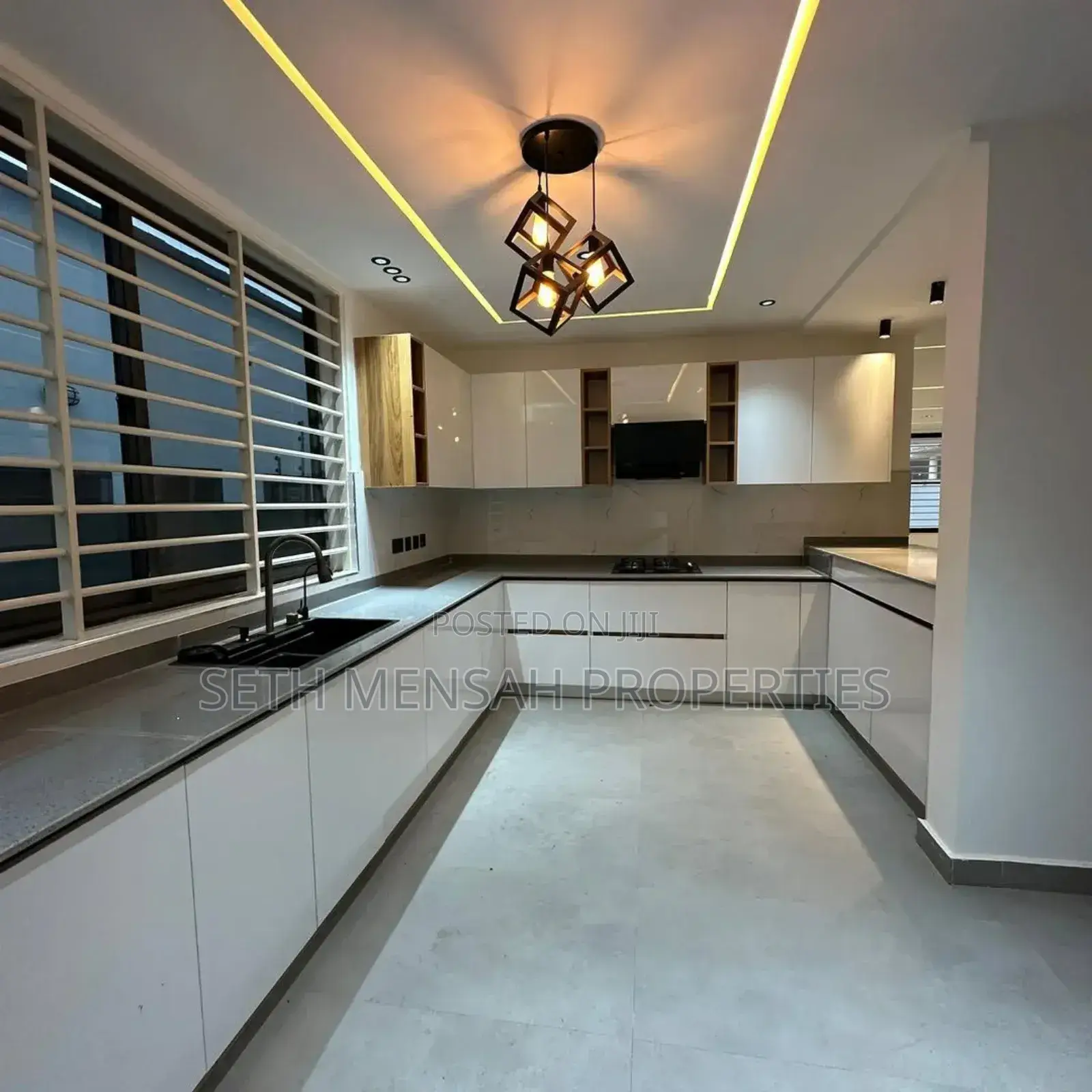 4bdrm House in Adenta for sale