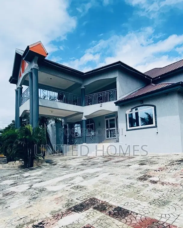 Furnished 20bdrm House in West Hills Mall Area for rent