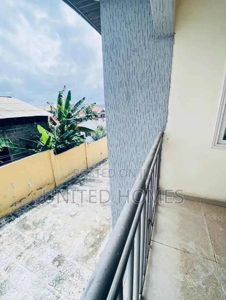 Furnished 20bdrm House in West Hills Mall Area for rent
