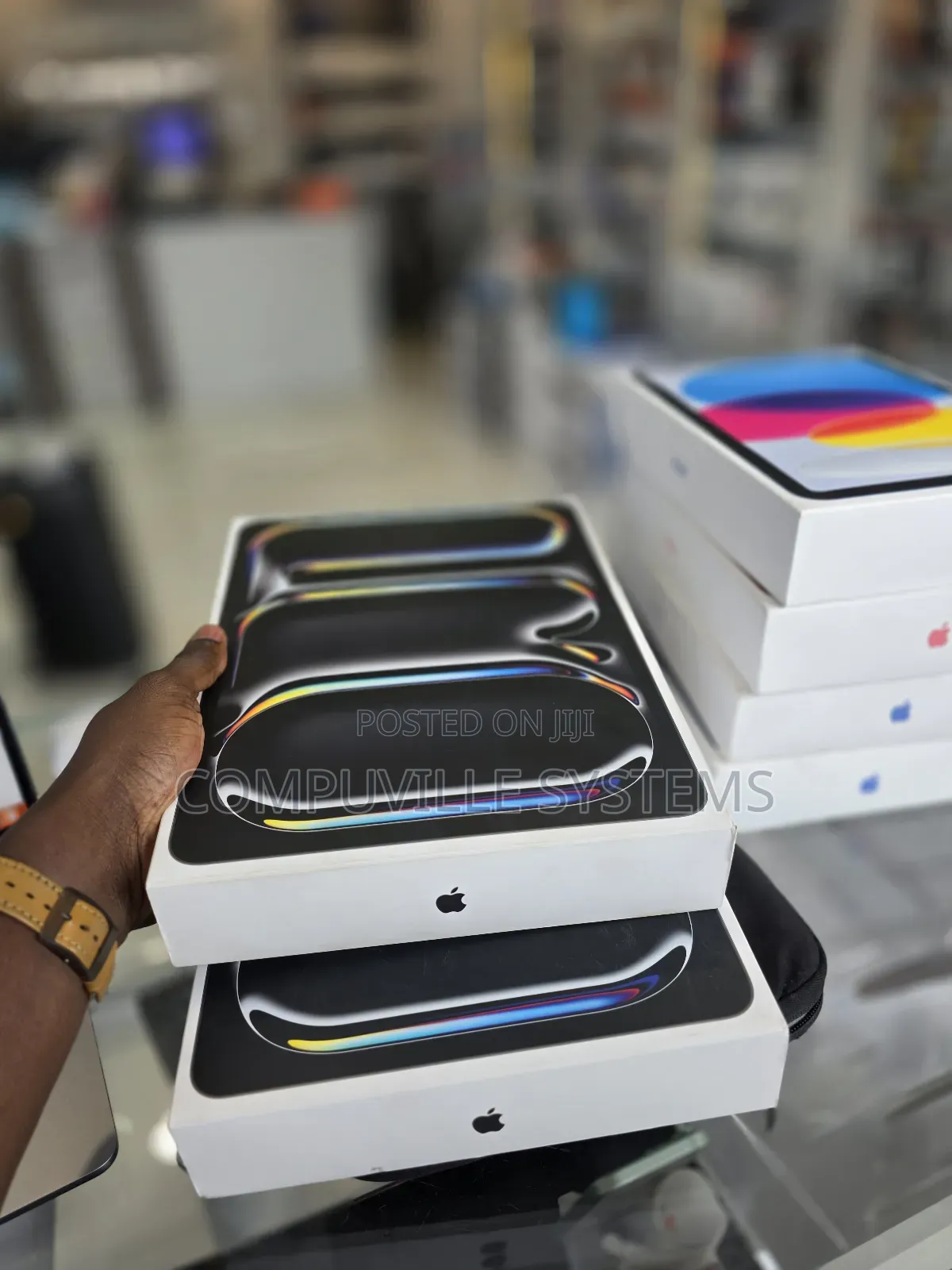 New Apple iPad Pro 13 (2024) 256 GB Black