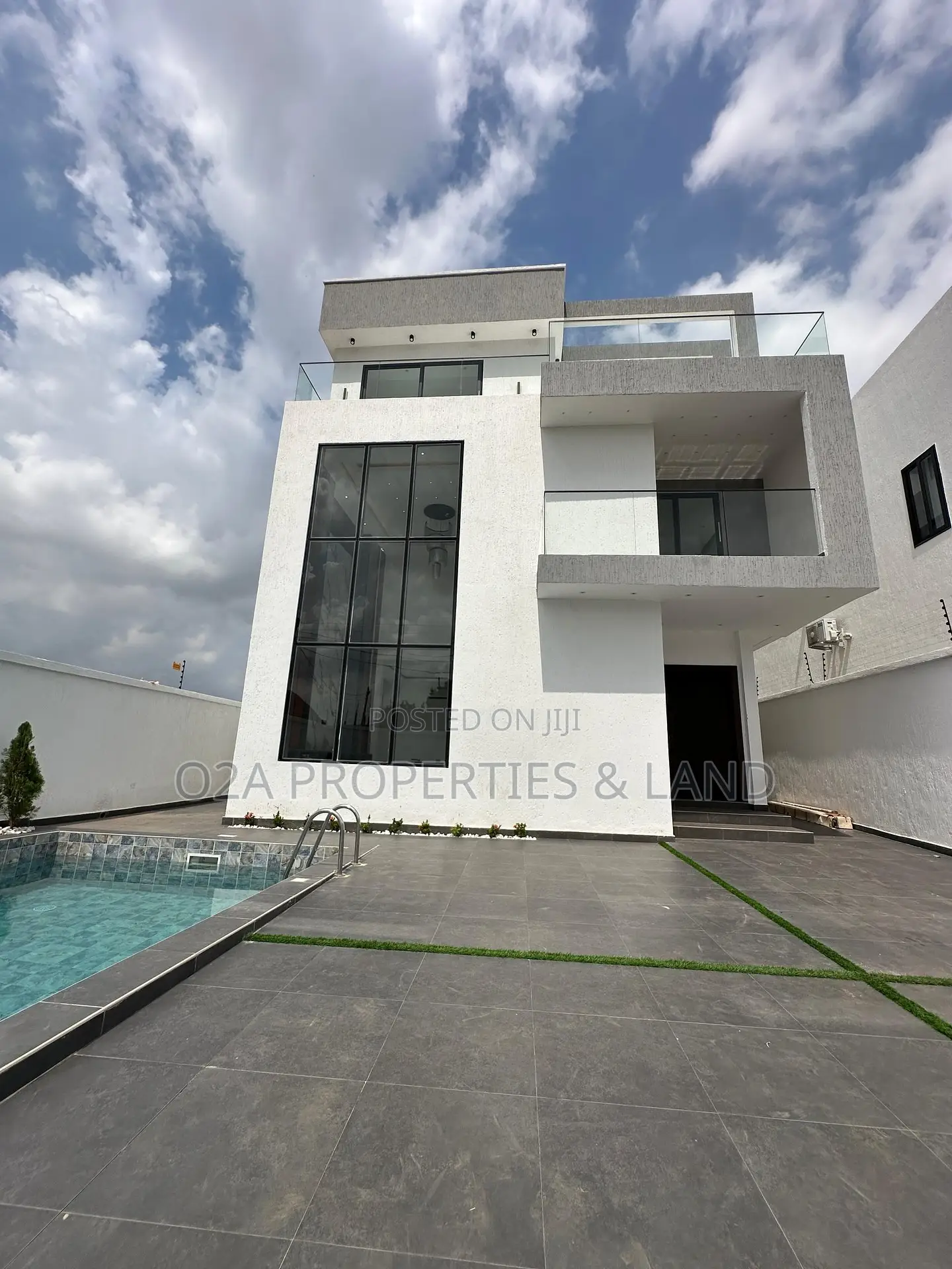 4bdrm House in Ashaley Botwe, Lake Side Estate for sale