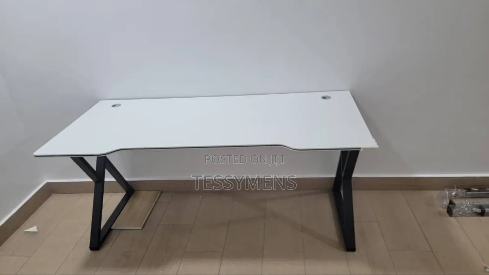 Gaming Table (160 by 60 Cm)