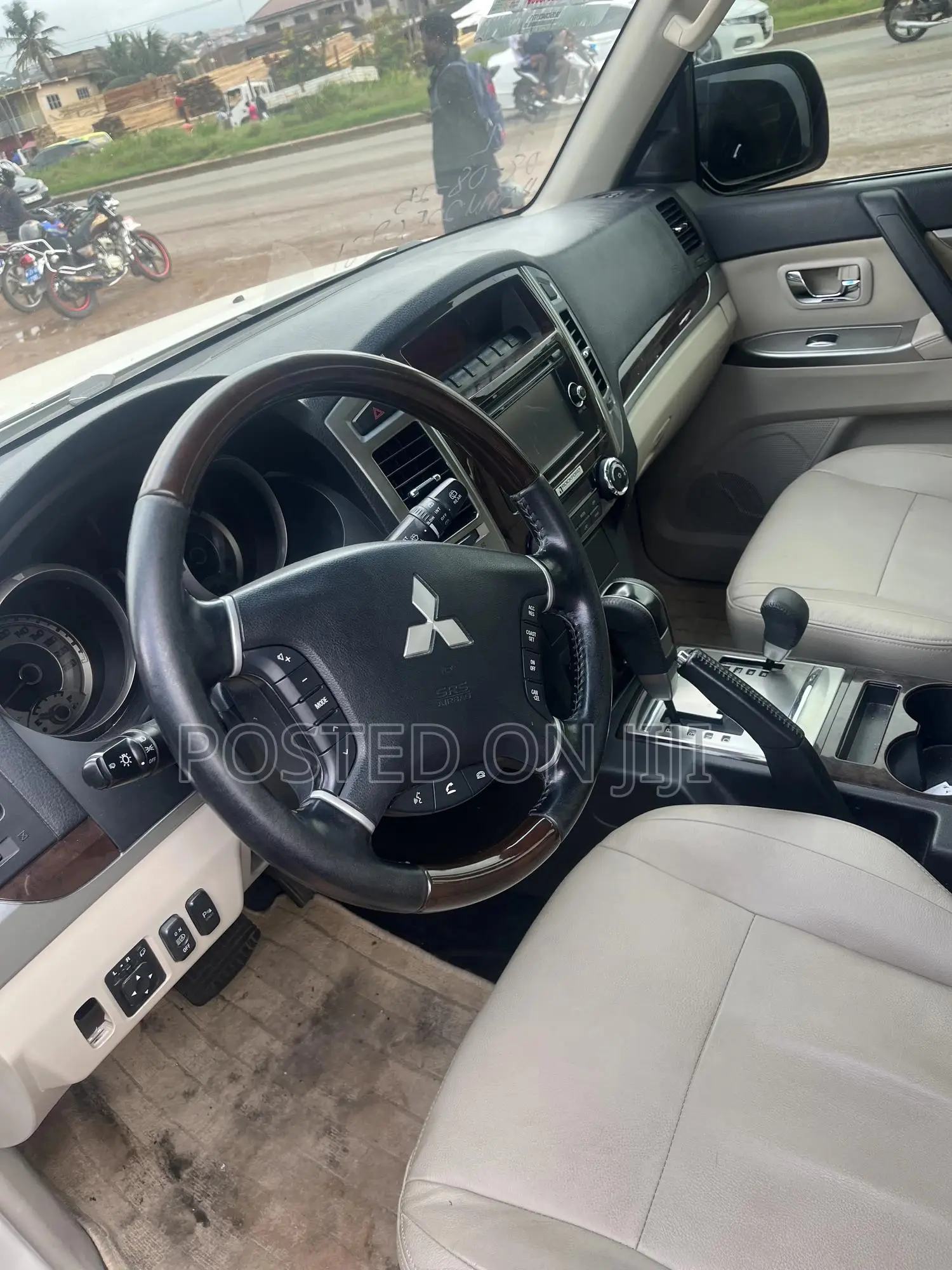Mitsubishi Pajero V80 3.8 V6 GLS 2019 Silver
