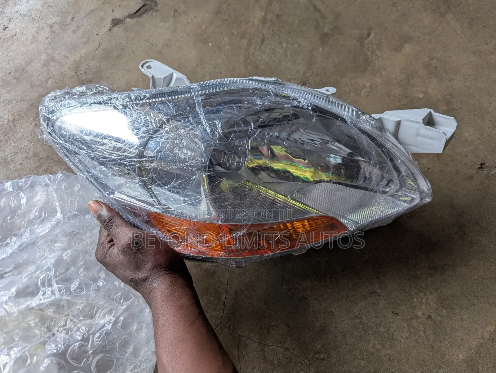 Toyota Yaris 2007,2008,2009,2011 Headlight/ Headlamp