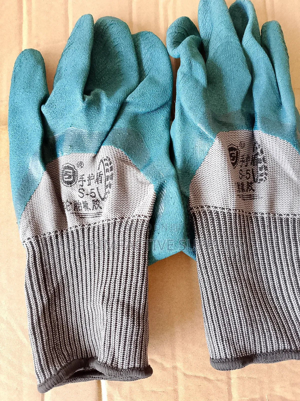 Hand Gloves - Quality Slip Resistant Gloves.