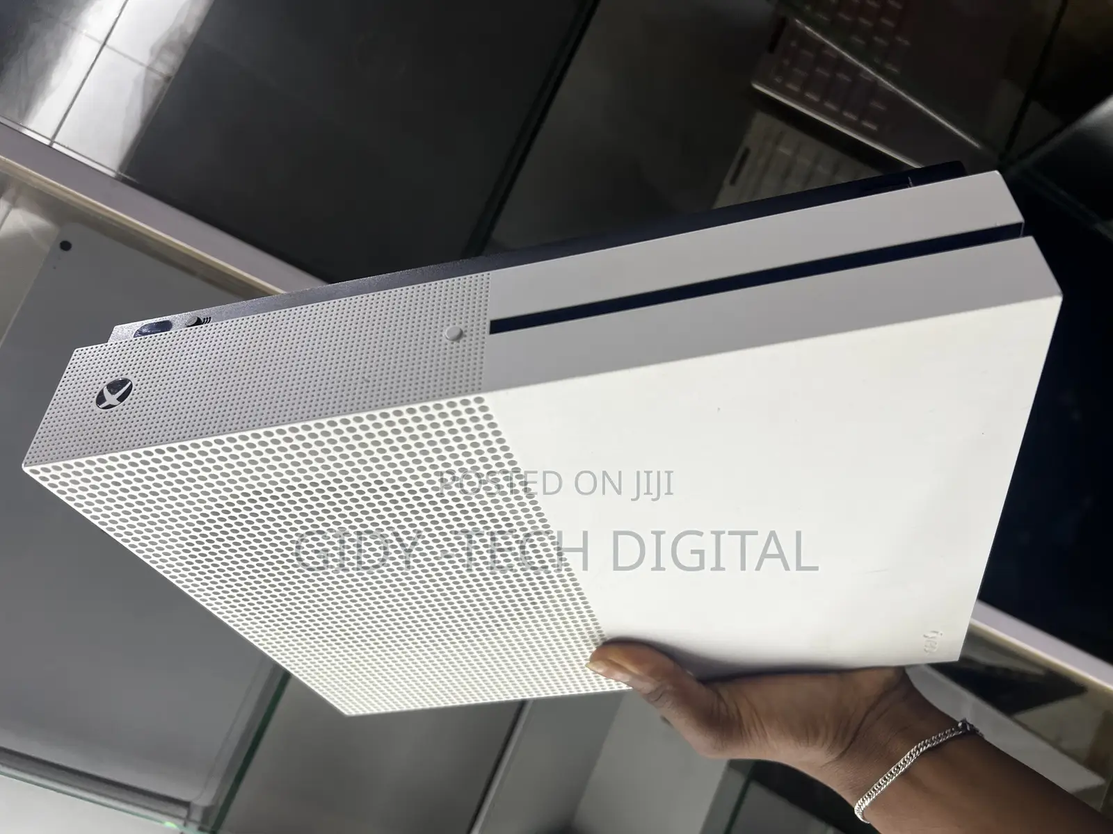 Xbox One S