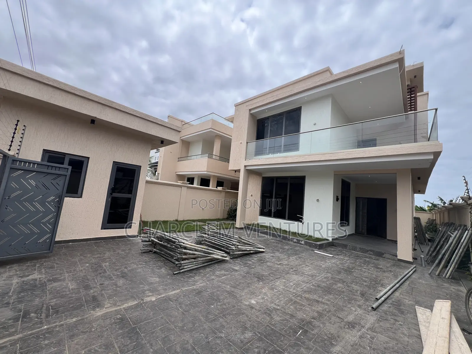 4bdrm House in Charclem Ventures, Accra Metropolitan for sale