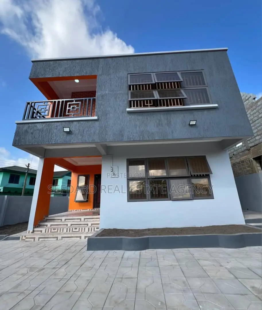 4bdrm House in Haatso for sale