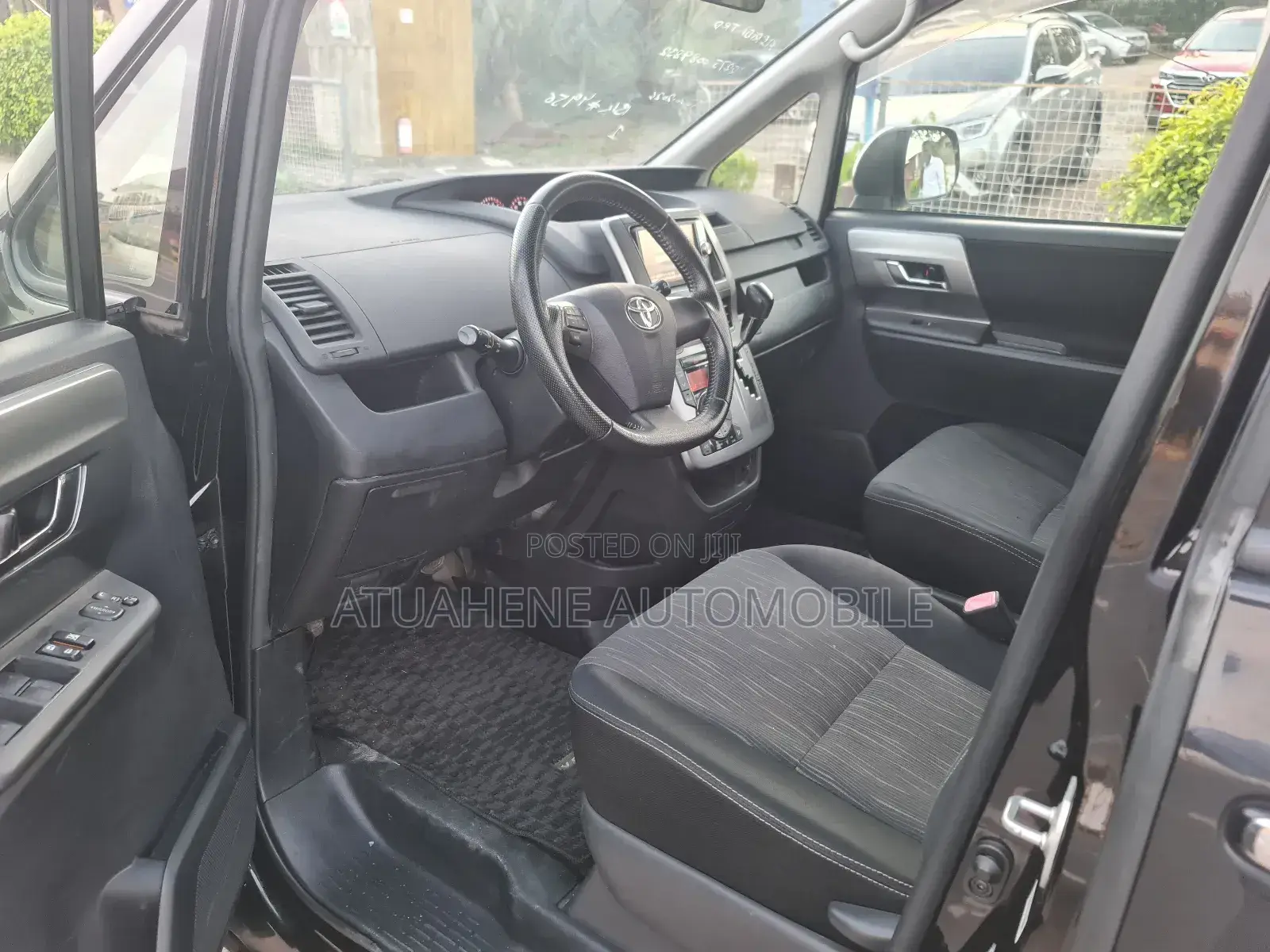 Toyota Voxy 2013 Black
