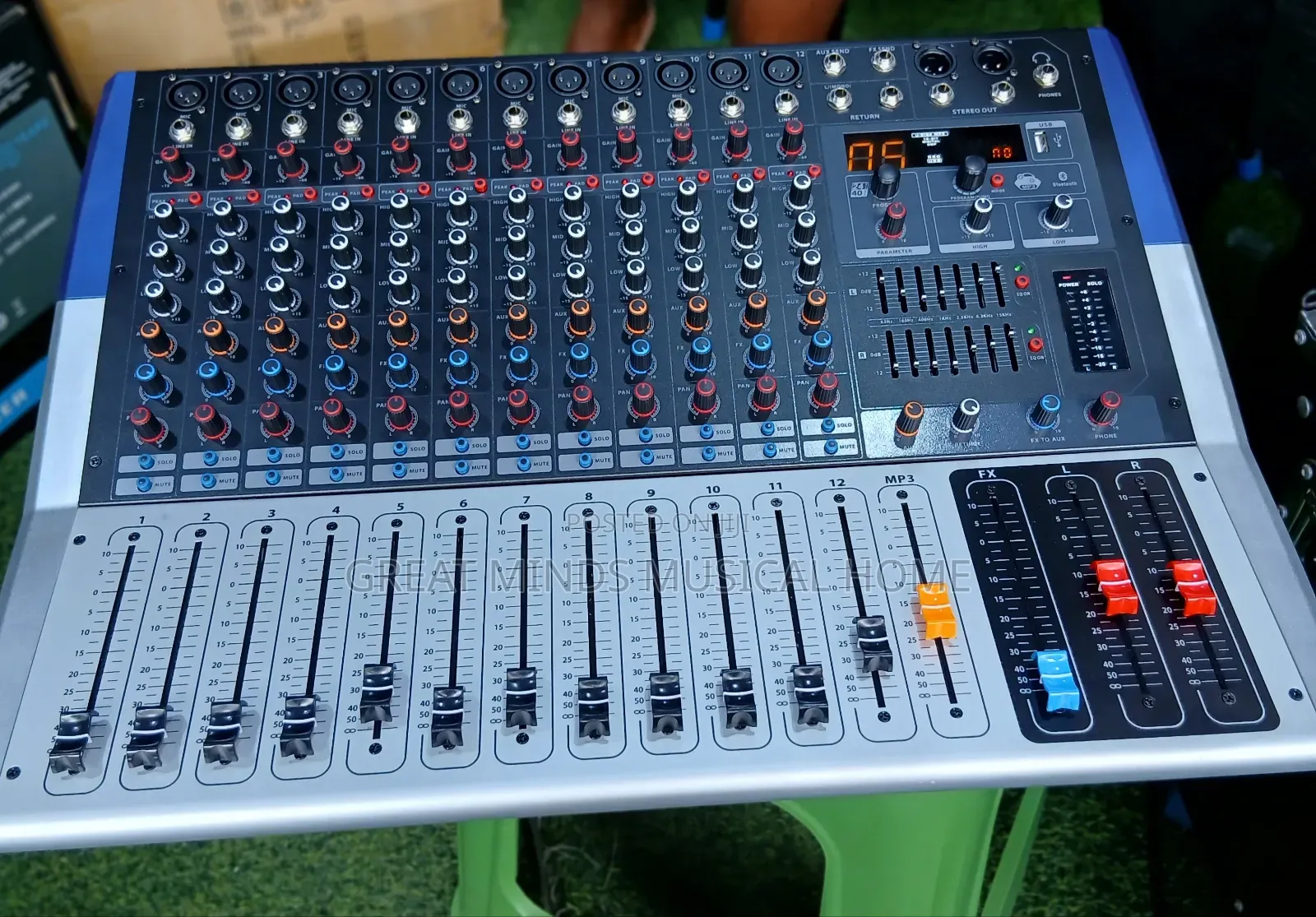 Yamaha Kv16 Powered Mixer