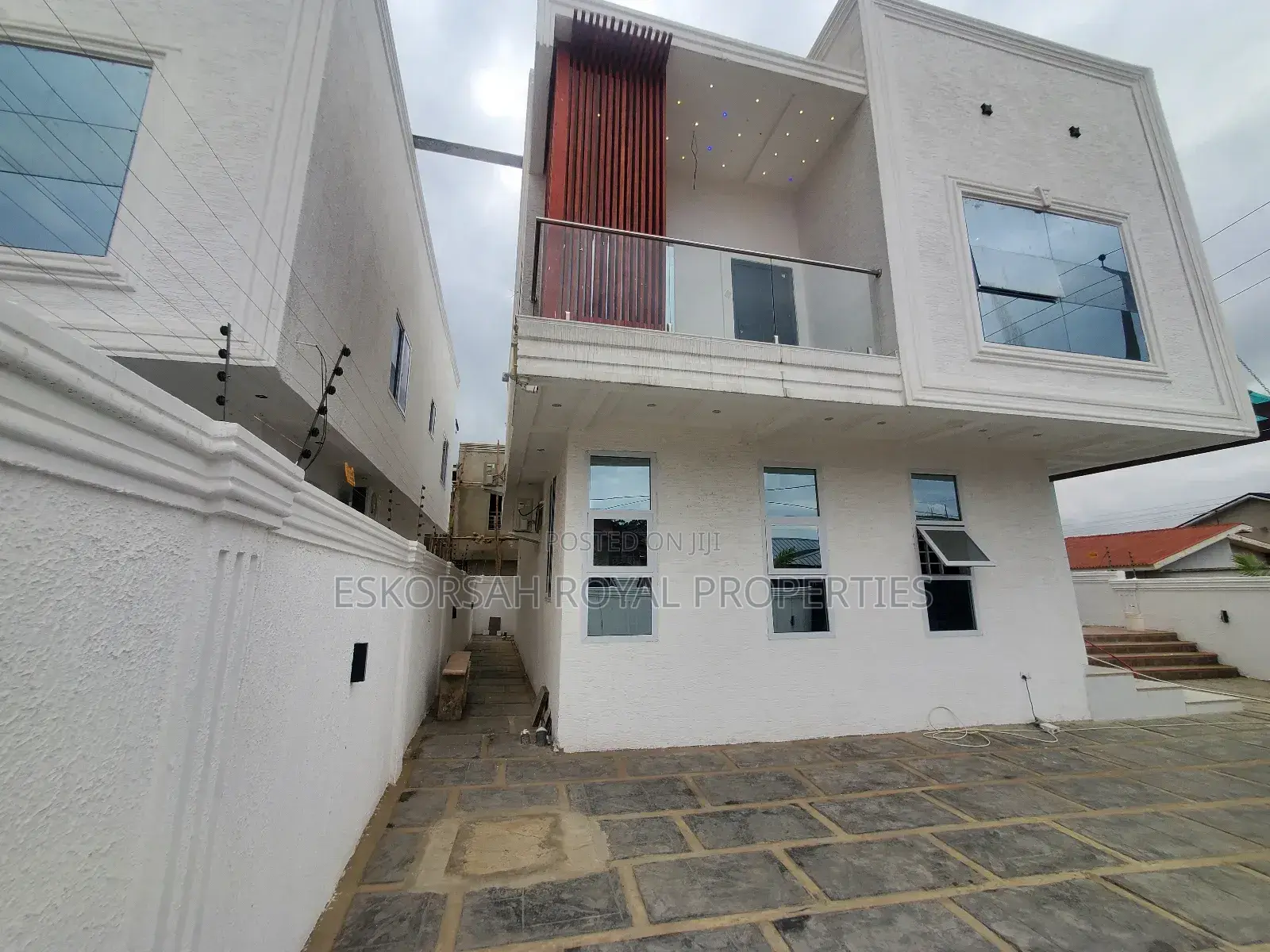 4bdrm House in Ashaley Botwe for sale