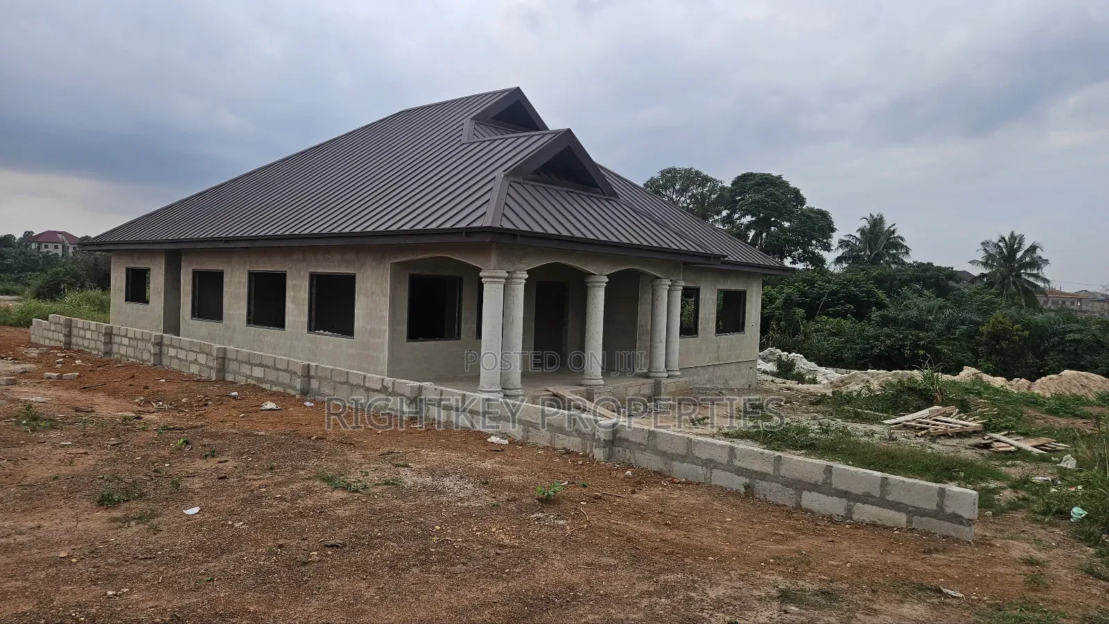 4bdrm House in Appiadu Kokoben, Kumasi Metropolitan for sale