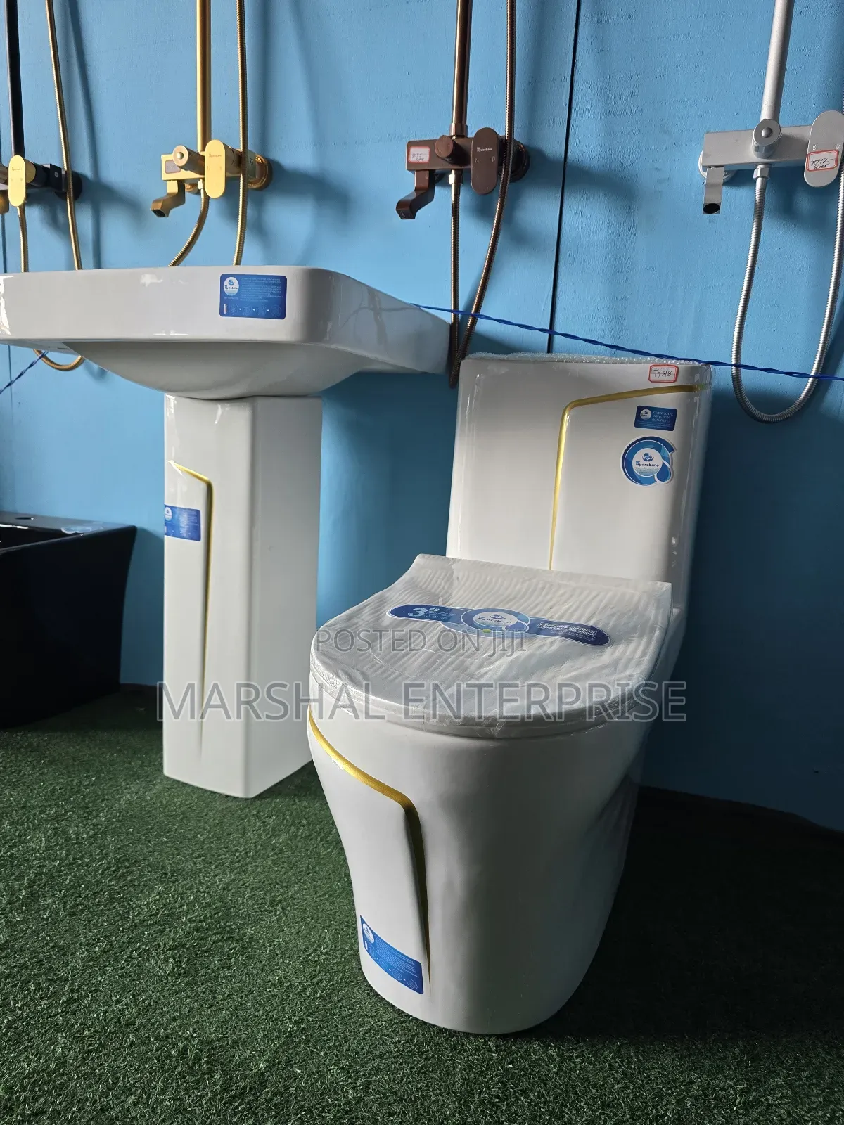 Design Wc With Hand-wash Basin