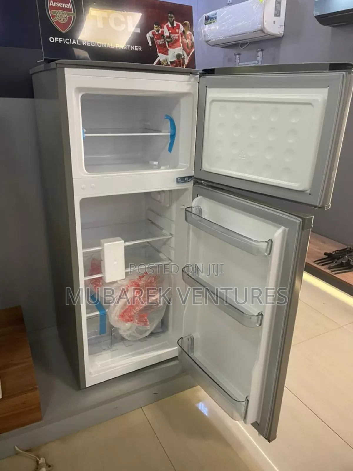 TCL 117l Top-Freezer Refrigerator