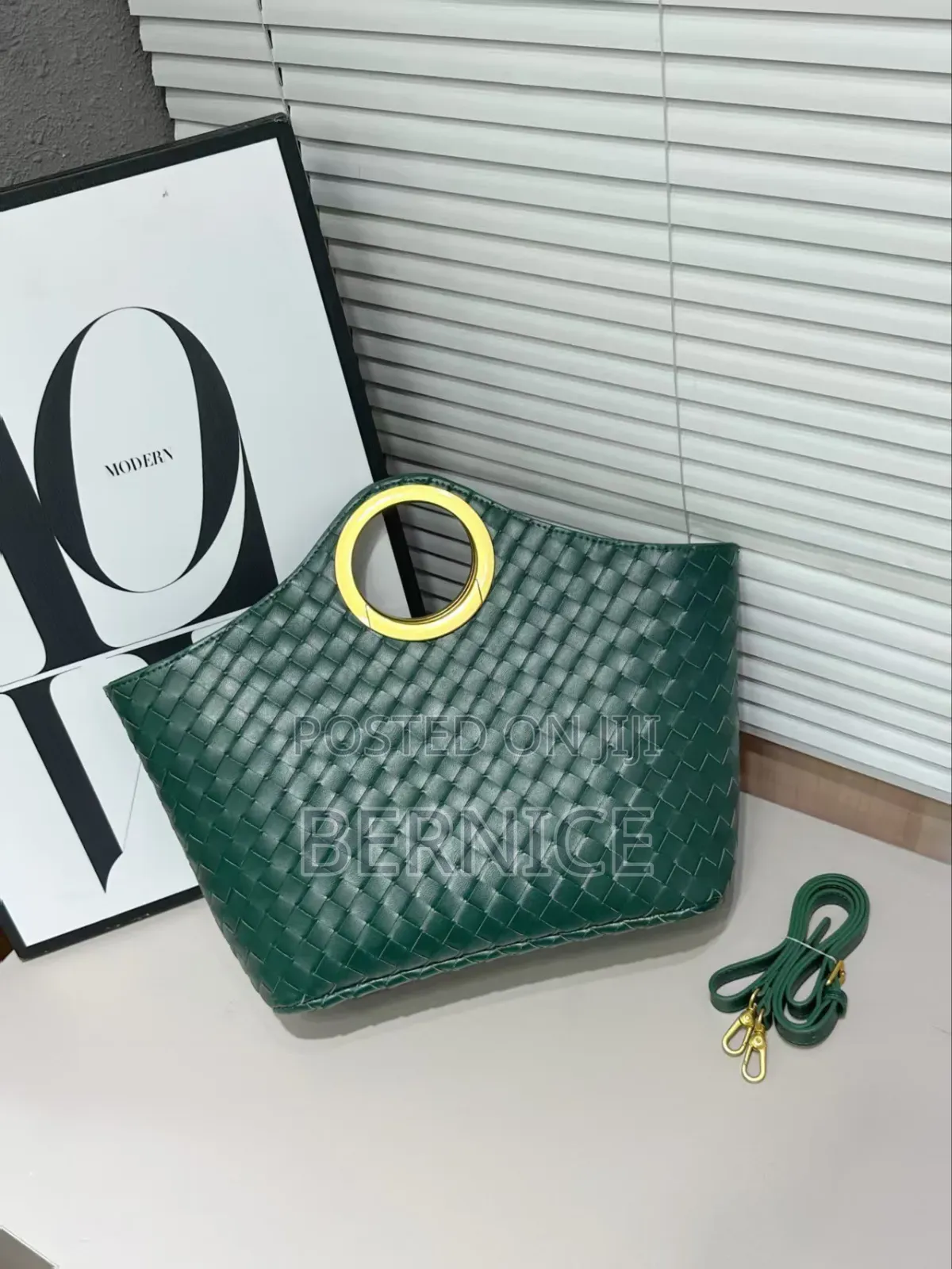 Stylish Woven Handbag Alert!