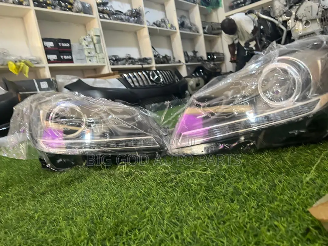 Mercedes Benz C250 Headlights Led Type Available