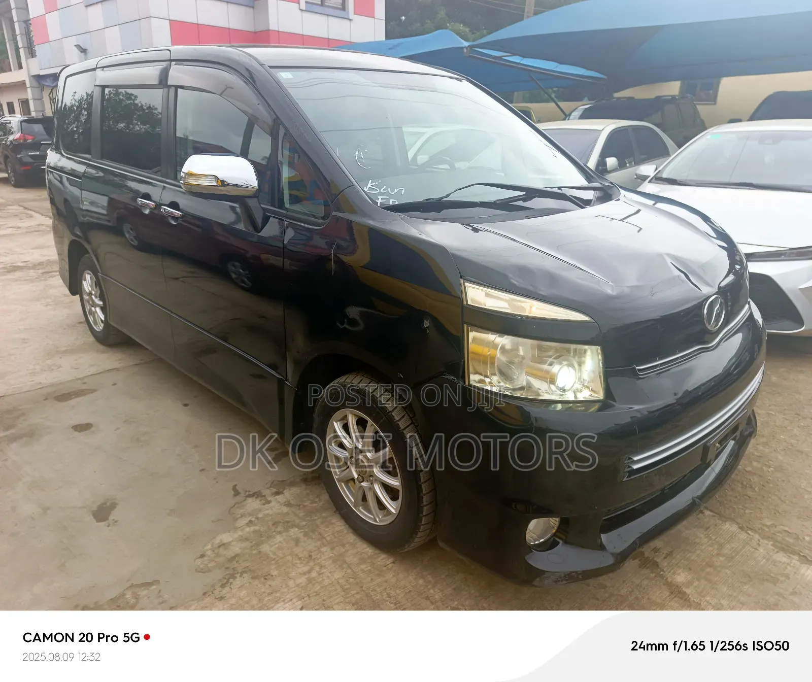 Toyota Voxy 2013 Black