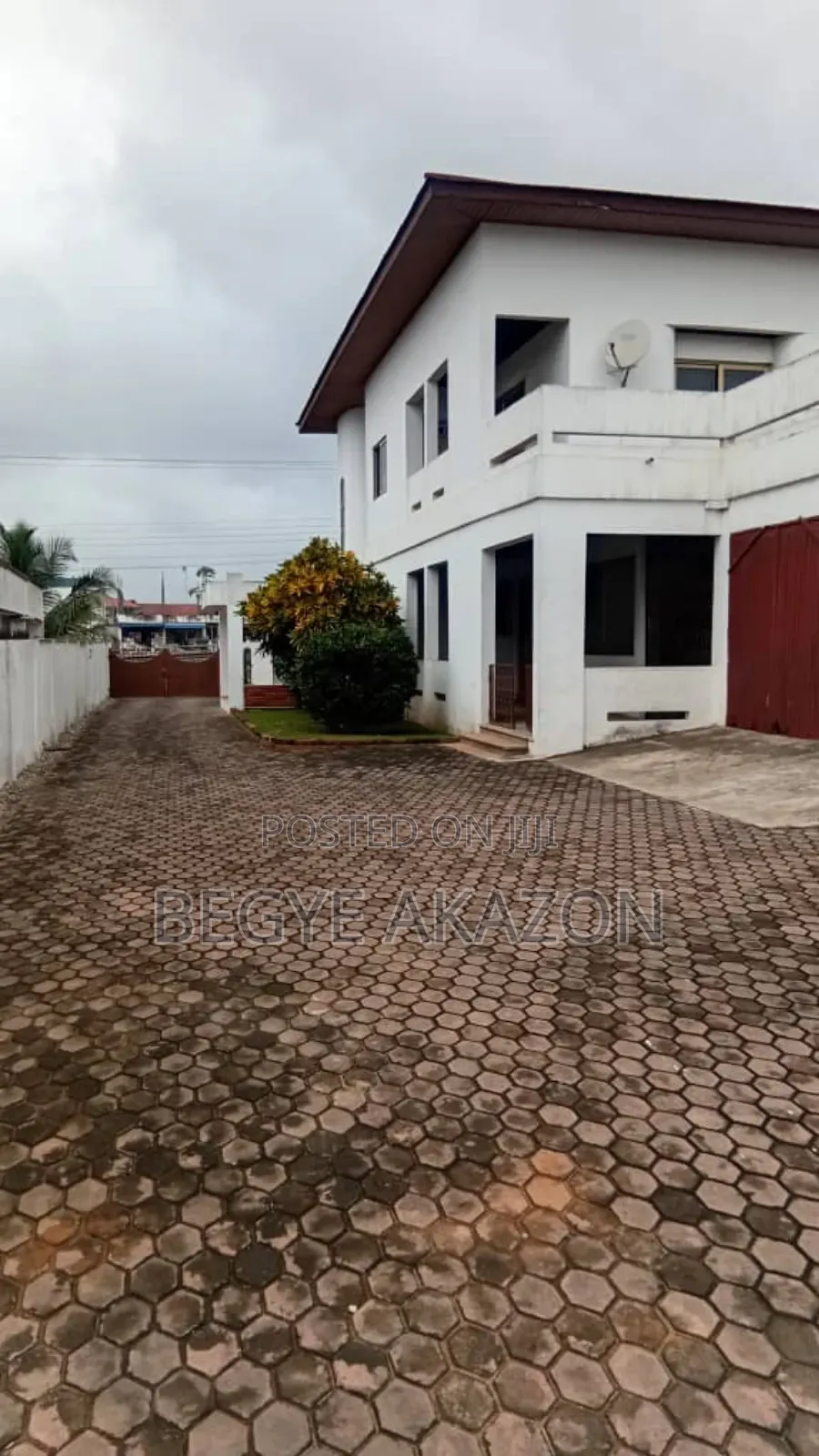 4bdrm House in Begye Akazon, Dome for sale
