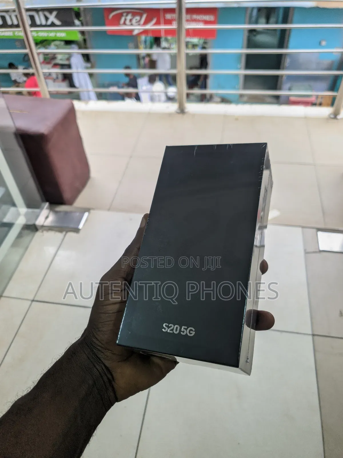 New Samsung Galaxy S20 128 GB Gray