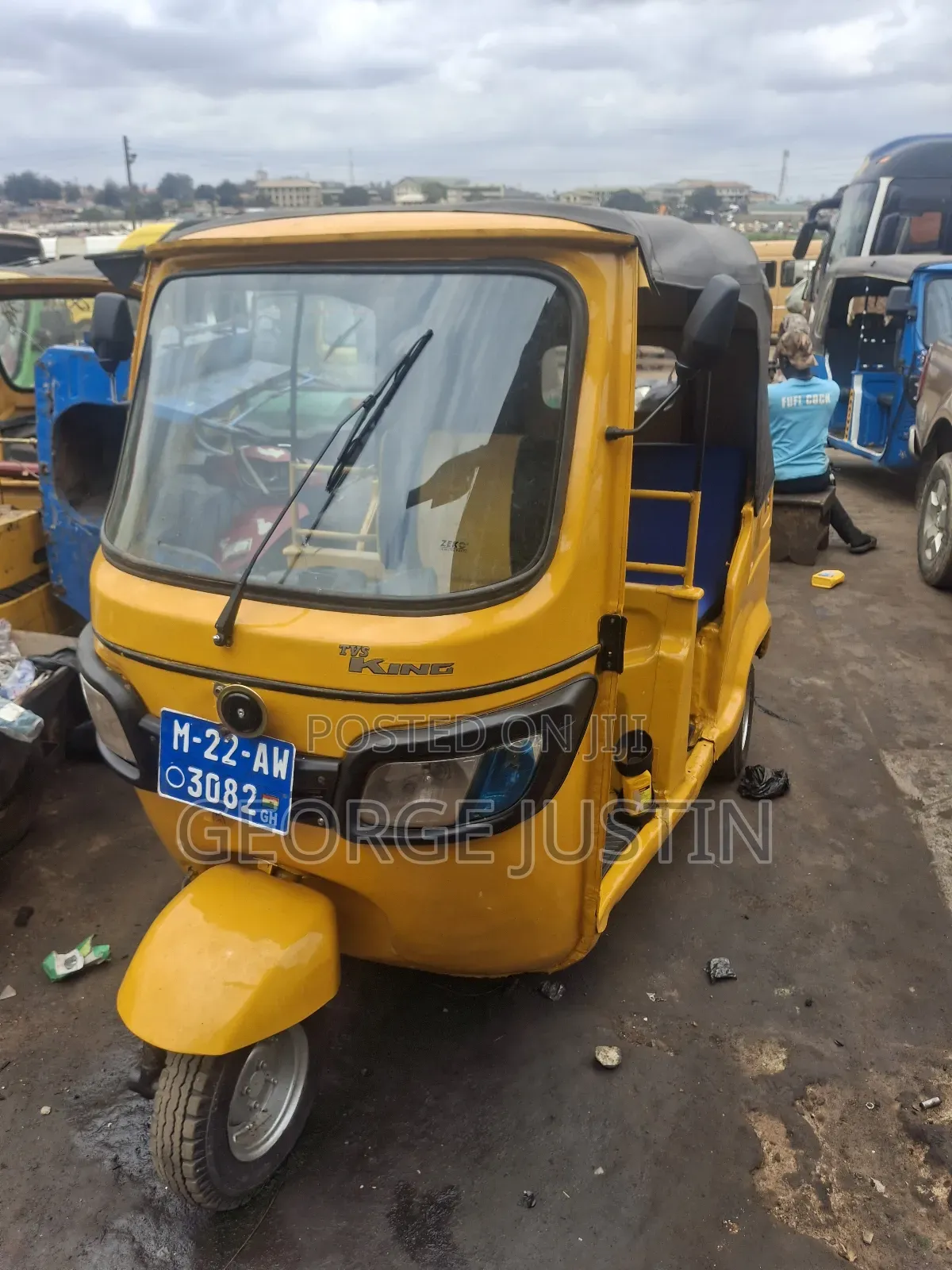 TVS King Deluxe Plus iTouch Start 2022 Yellow