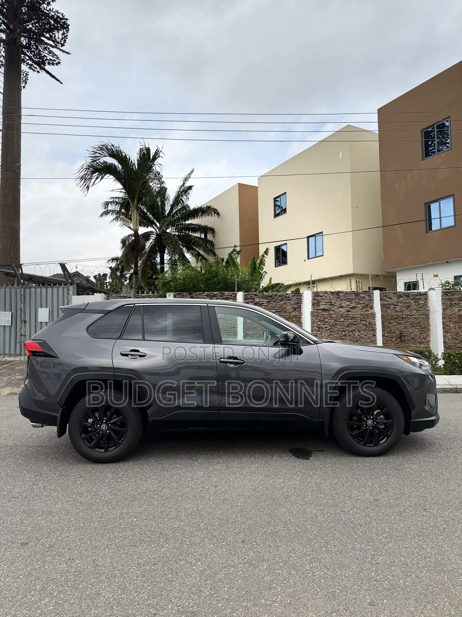 Toyota RAV4 LE 2025 Gray