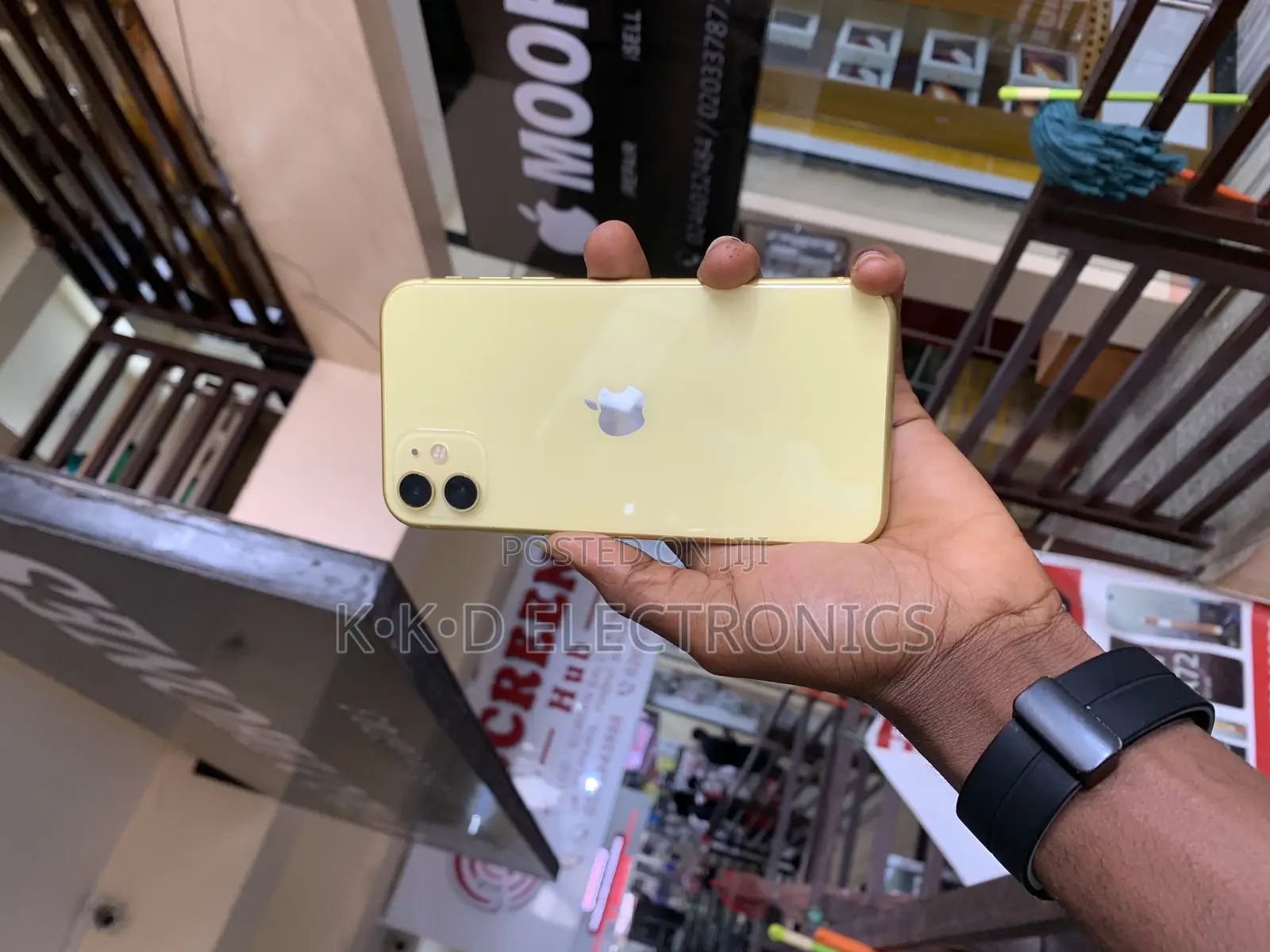 Apple iPhone 11 64 GB Yellow