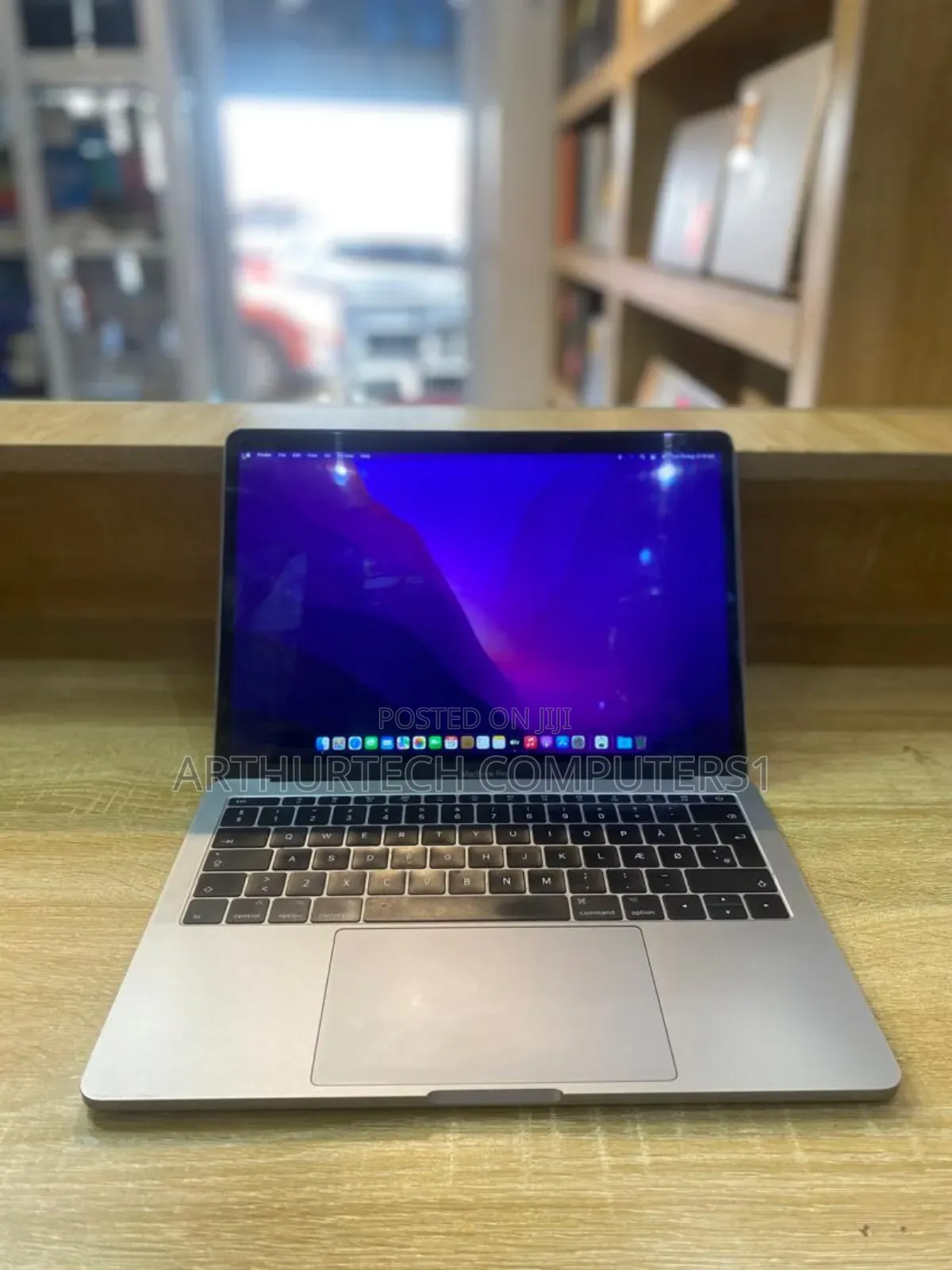Laptop Apple MacBook Pro 2017 8GB Intel Core I5 SSD 128GB