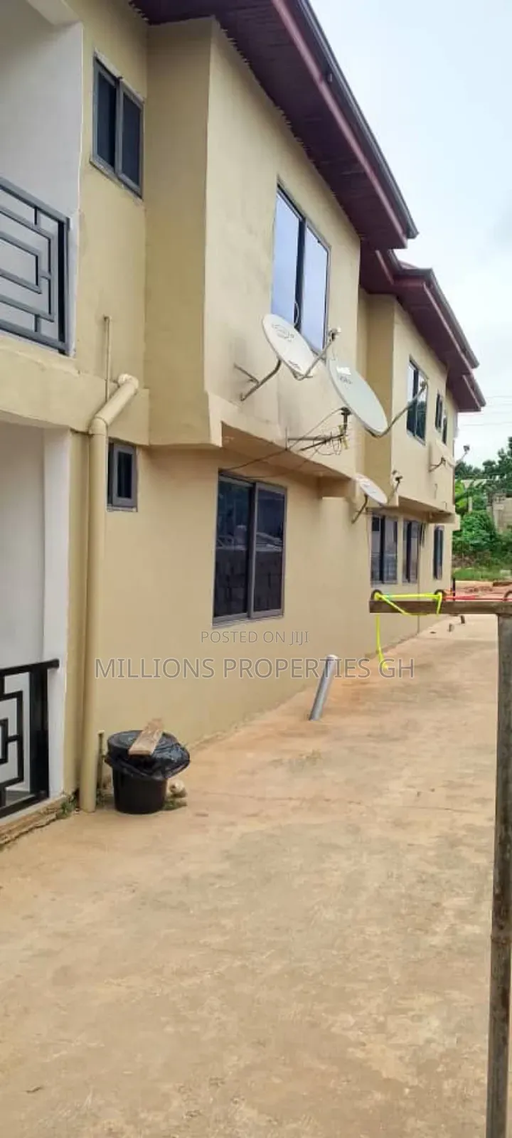 16bdrm Block of Flats in Millions Properties, Kumasi Metropolitan
