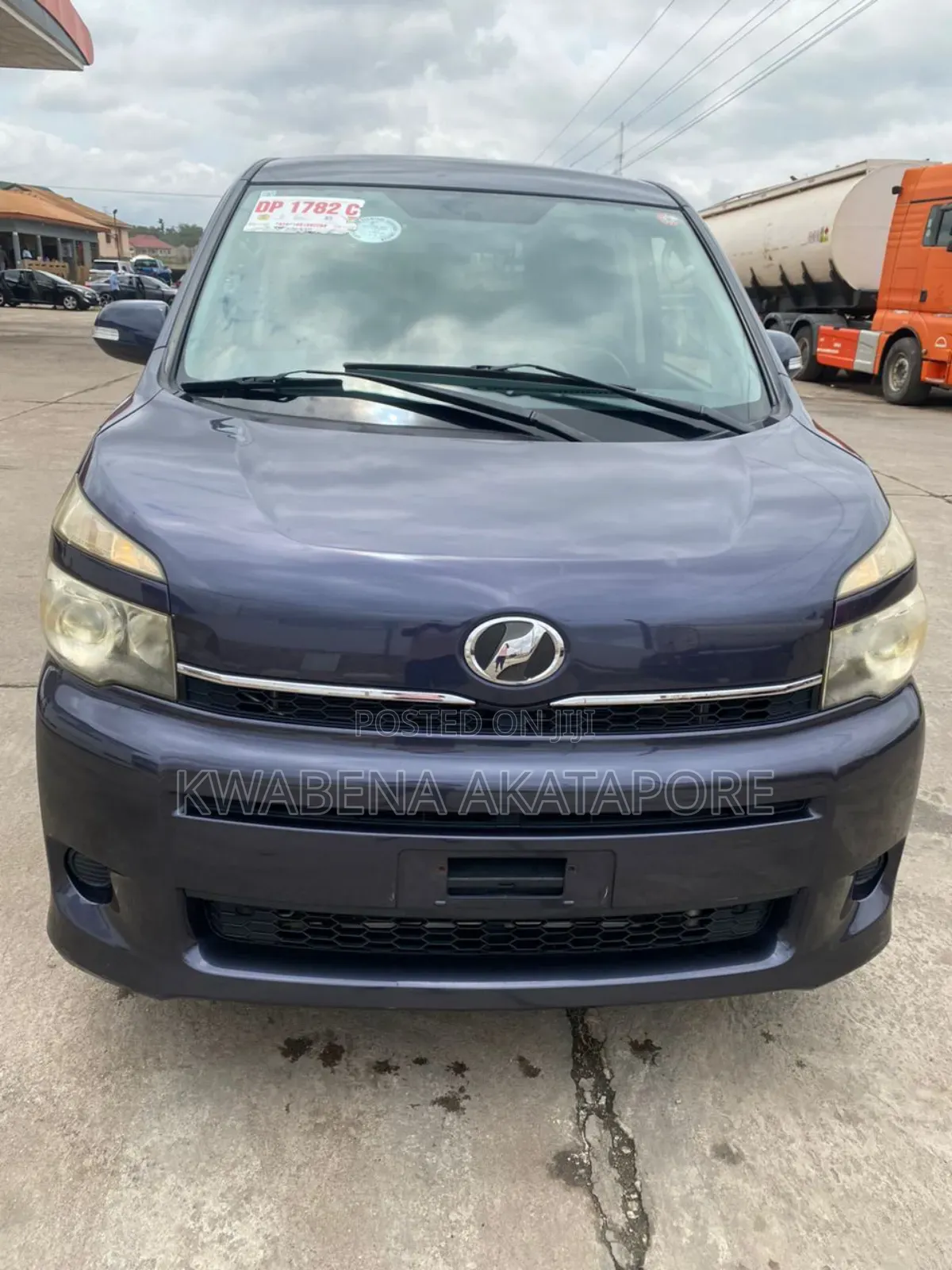 Toyota Voxy X 2WD 8-Seater 2014 Gray
