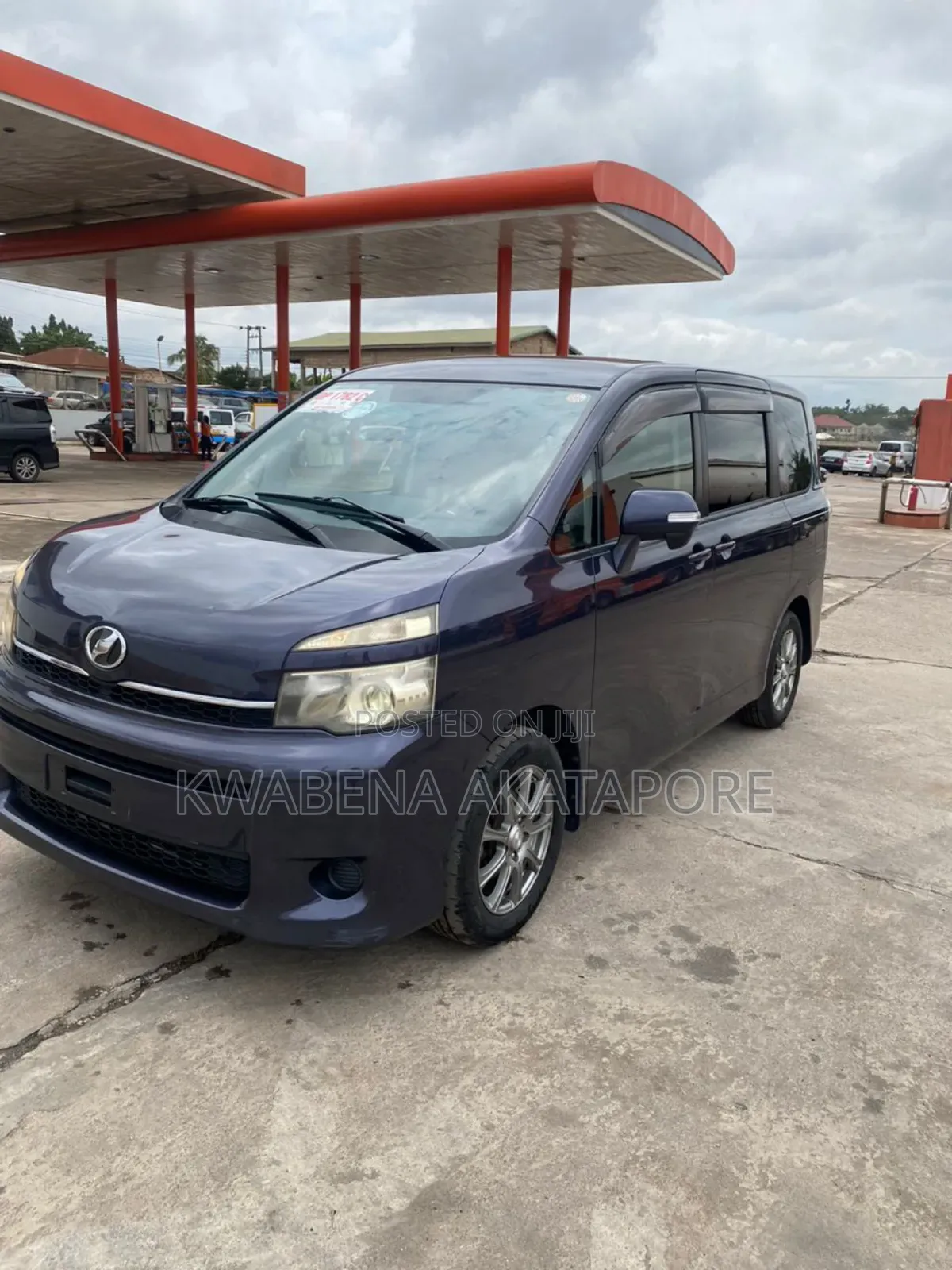 Toyota Voxy X 2WD 8-Seater 2014 Gray