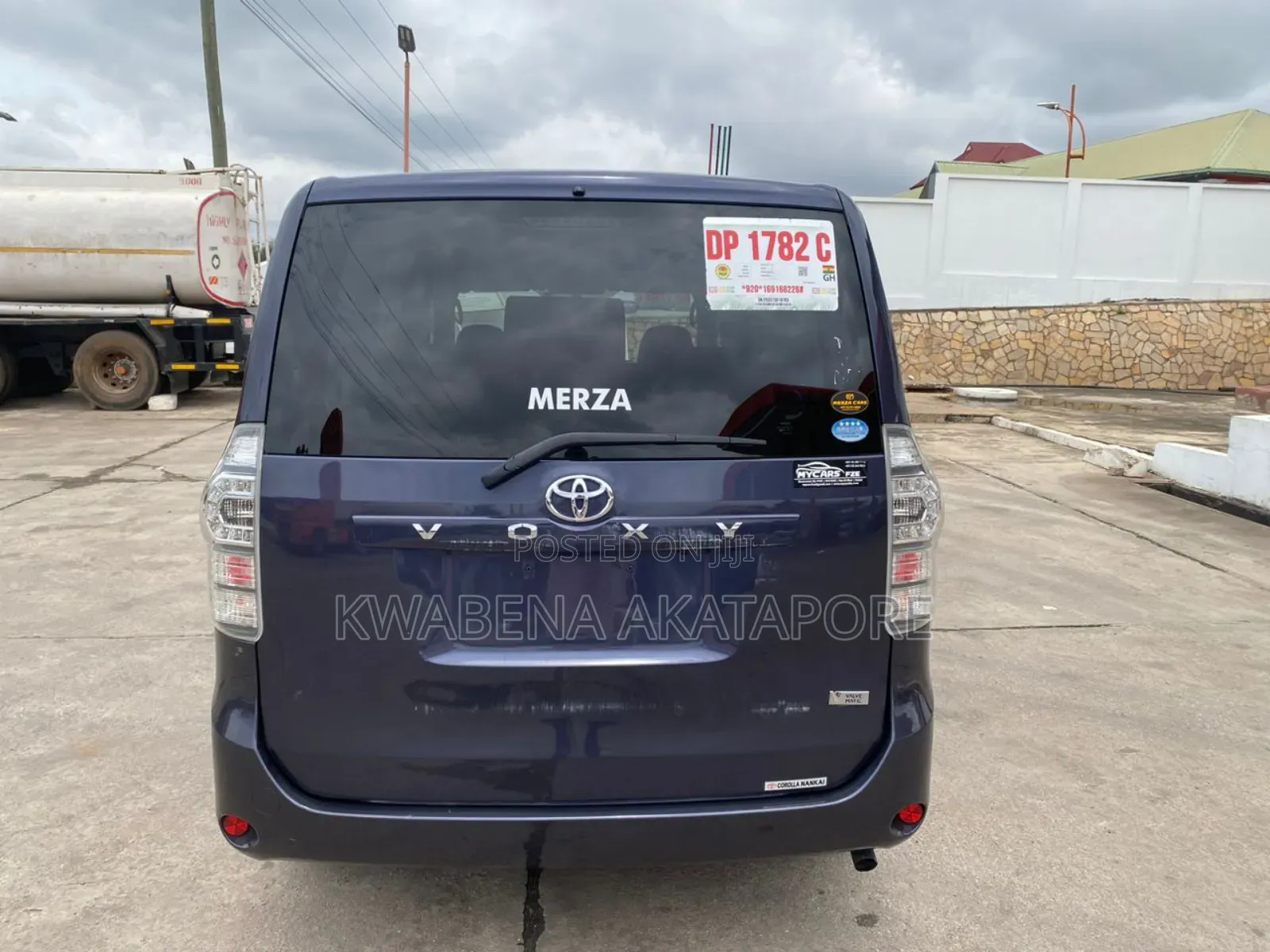 Toyota Voxy X 2WD 8-Seater 2014 Gray