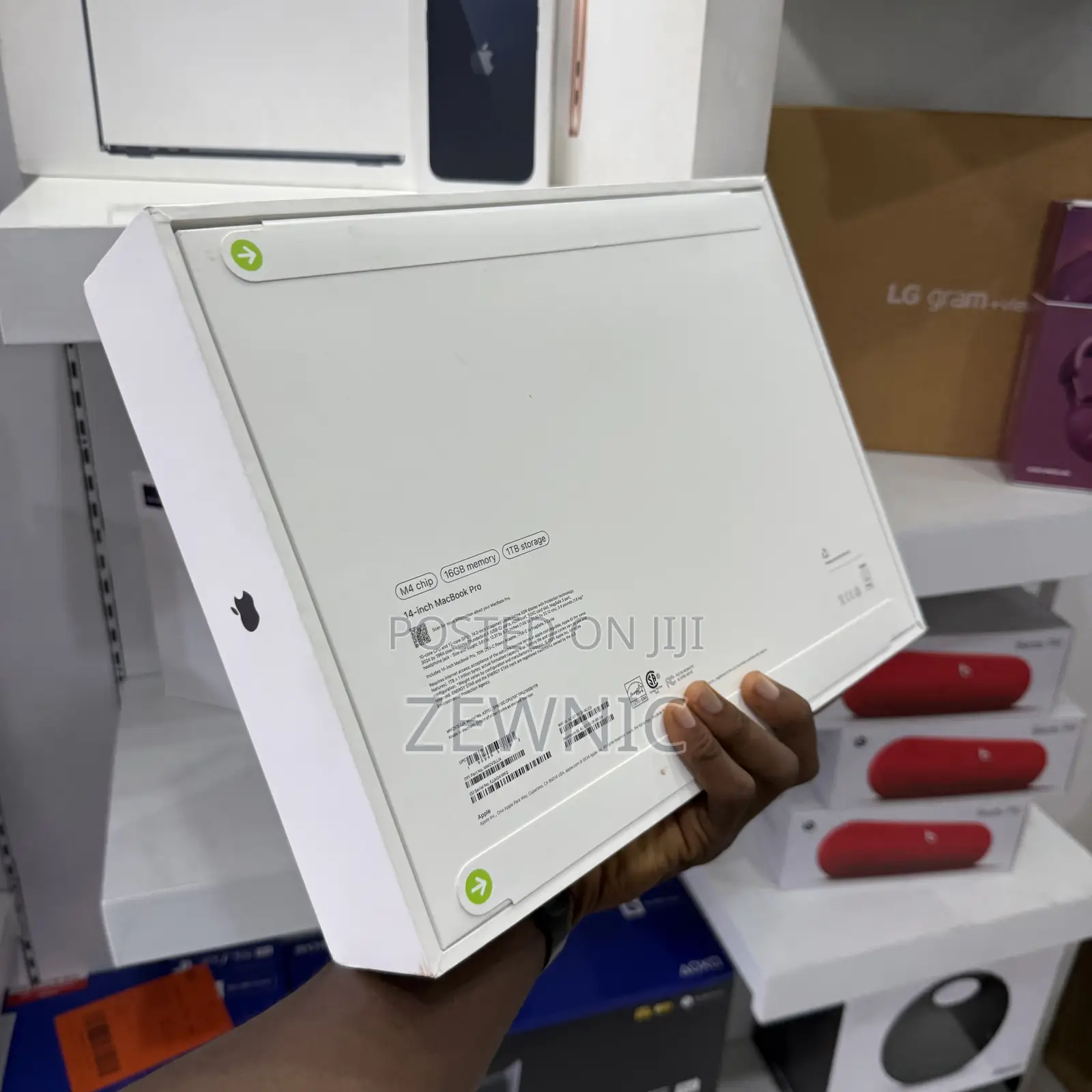 New Laptop Apple MacBook Air 16GB Apple M4 SSD 512GB
