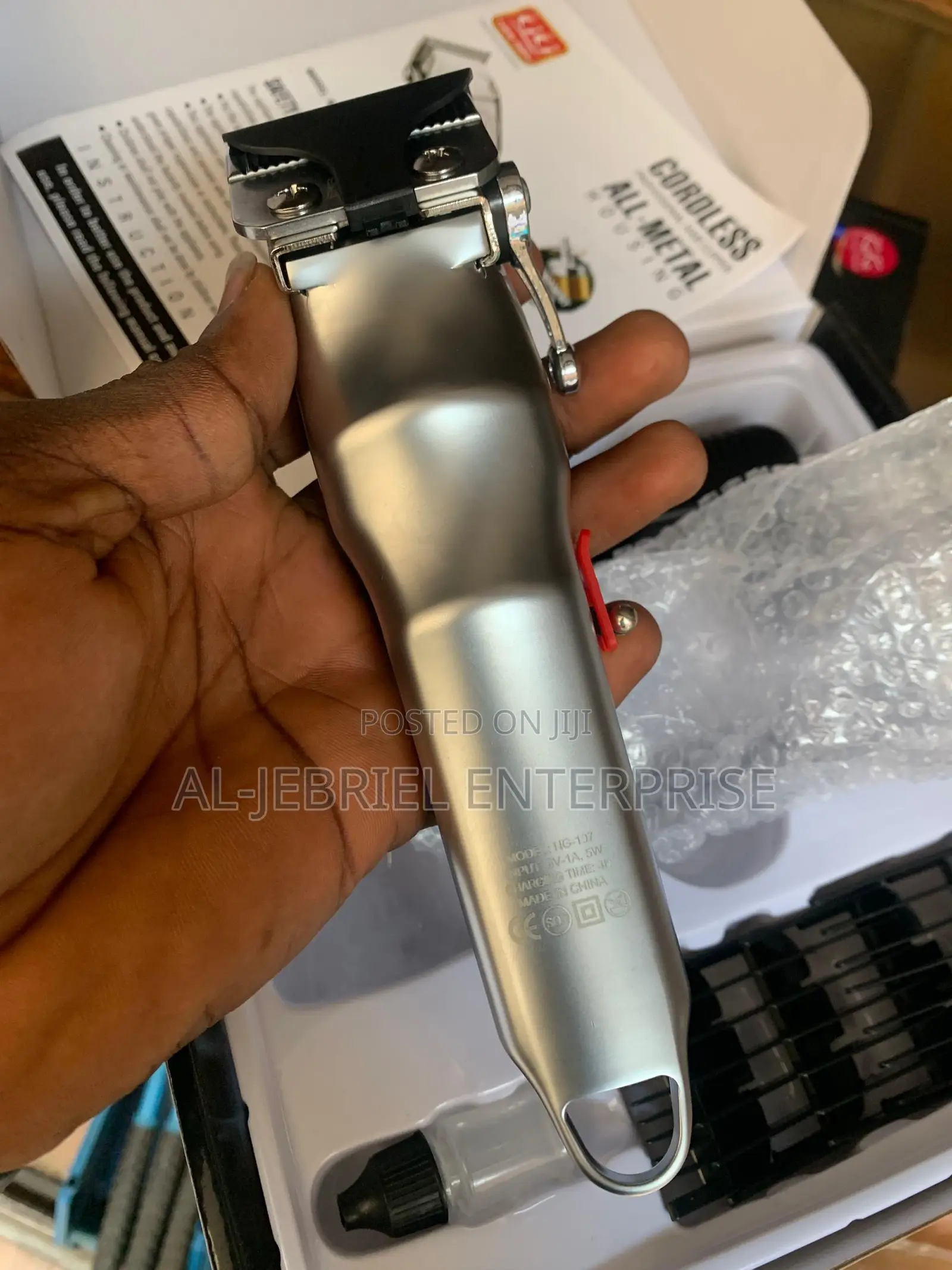 Kiki Rechargeable Clipper