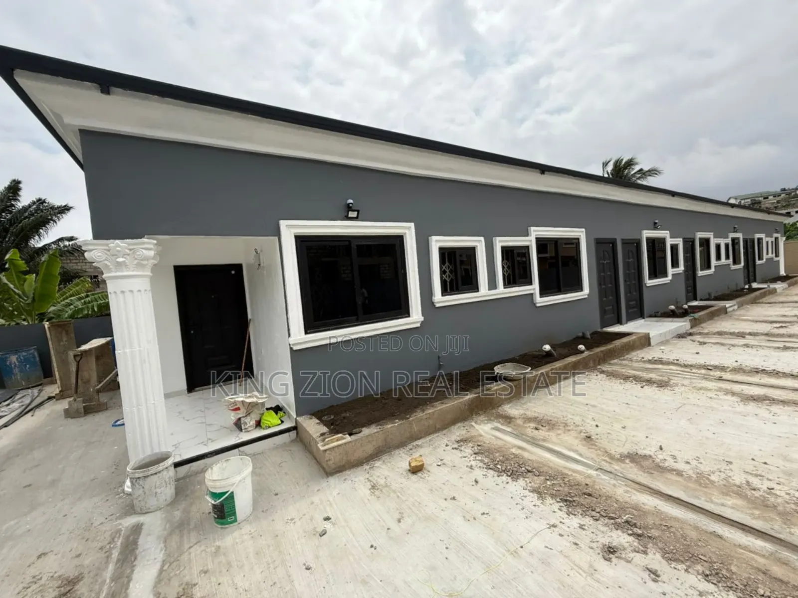 7bdrm House in King Zion Real, Awoshie for sale