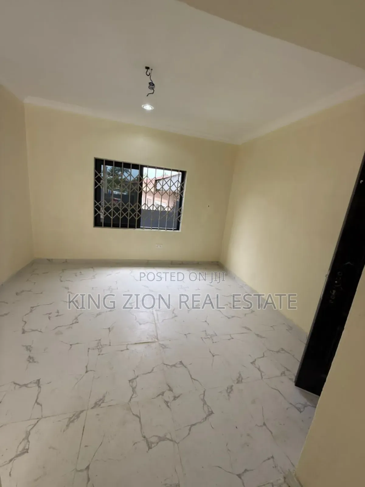 7bdrm House in King Zion Real, Awoshie for sale